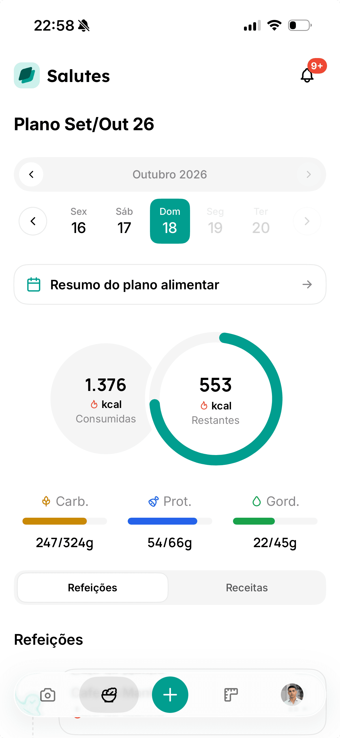 App Salutes com plano alimentar, calorias e macronutrientes em um iPhone 15 Pro